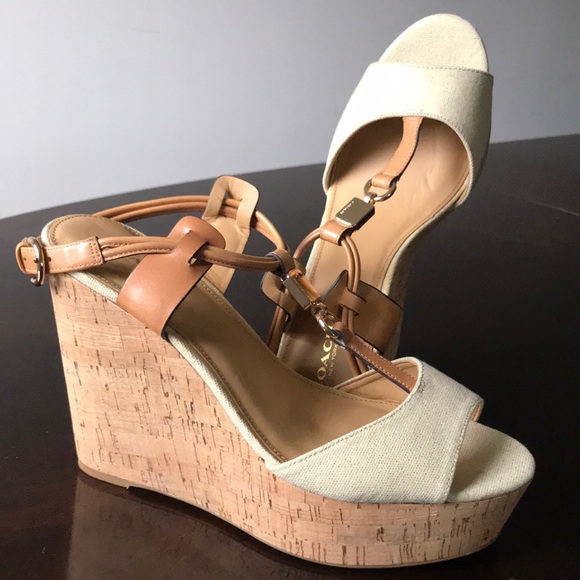 Coach New York Textured Cream T-strap 9.5M Wedges - Picture 2 of 8